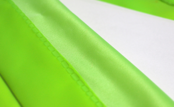 IMPERMEABLE TIPO GABARDINA VERDE CORTA HIGH VISIBILITY - Imagen 3